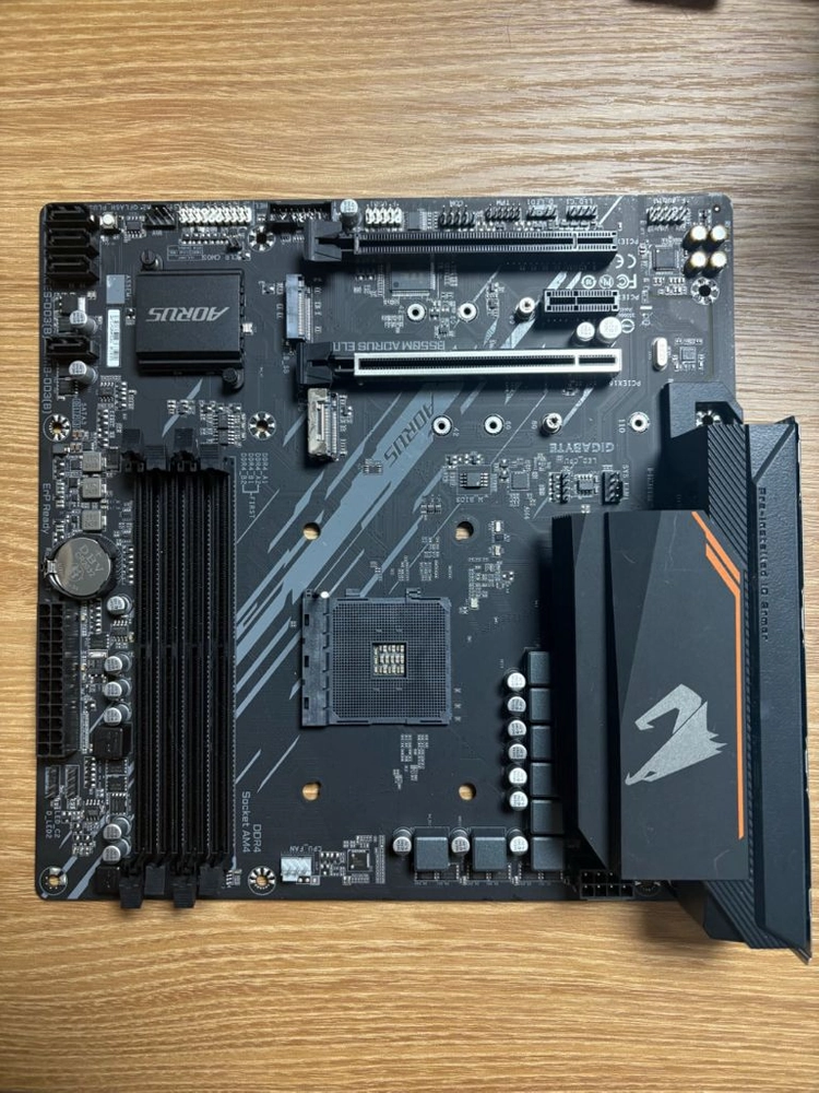 B550M AORUS ELITE 메인보드 이미지