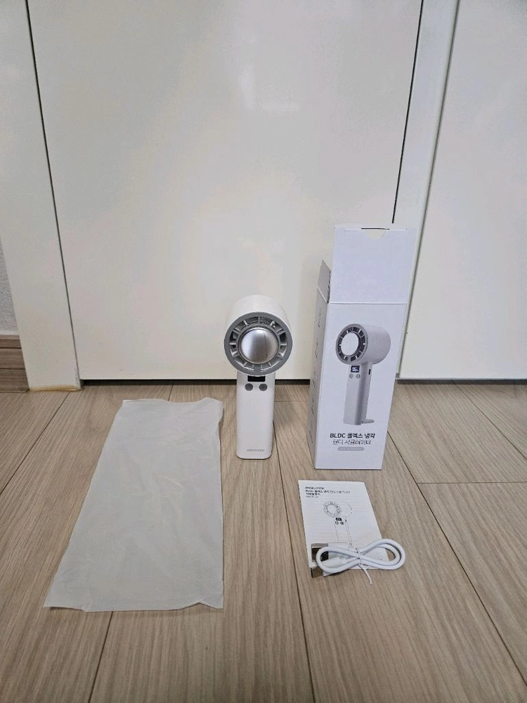 BLDC 쿨엑스 냉각 핸디 서큘레이터 AGC-FC680WH 화이트(미사용이 아니라 그냥 새제품) 이미지