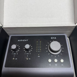 오디오 인터페이스 iD14 mk2 이미지