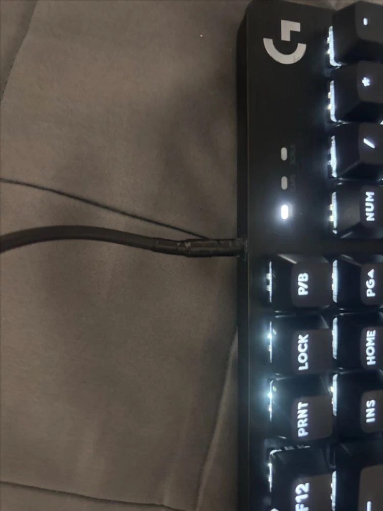 로지텍 G413 SE 갈축 기계식키보드 이미지