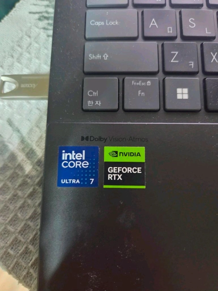 비보북 프로 15 OLED (i7-13700H, RTX 4050) 이미지