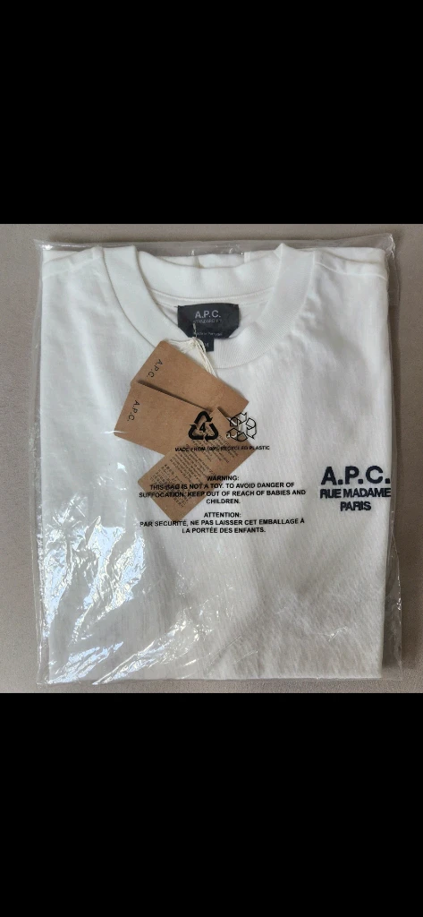 아페쎄 APC 반팔티 이미지