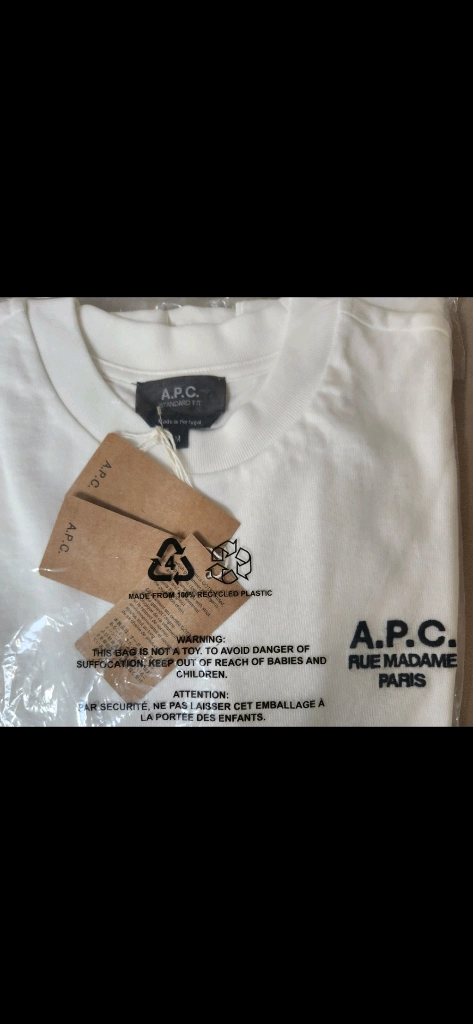 아페쎄 APC 반팔티 이미지