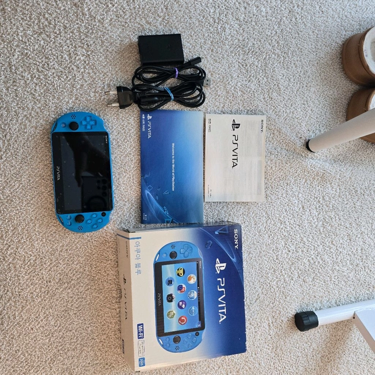 PS Vita 2세대 A급 아쿠아 블루 (커피 256G) + 게임 7장 이미지