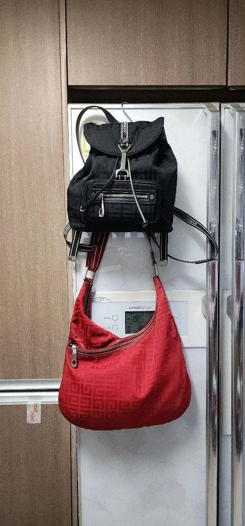 지방시 여성백팩 이미지