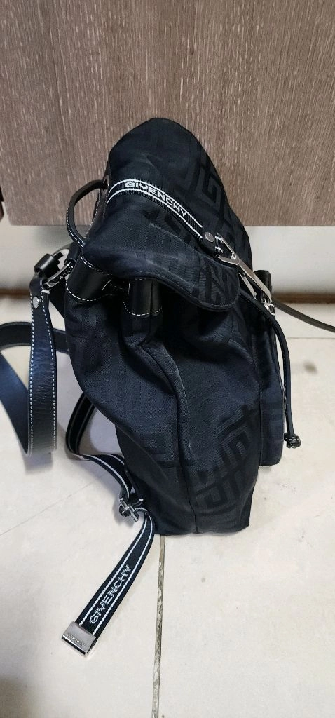 지방시 여성백팩 이미지