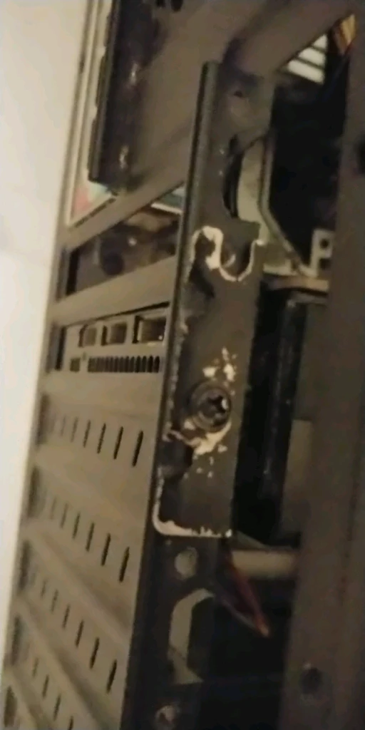 반본체 x370m pro4 600w 잘만 램 24g 라이젠 2600x rx570 4g 대양케이스g1 팝니다 - 안심되는 중고거래