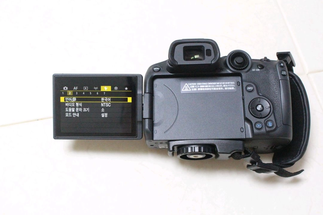 캐논 EOS R7 바디 미러리스 풀박스 이미지