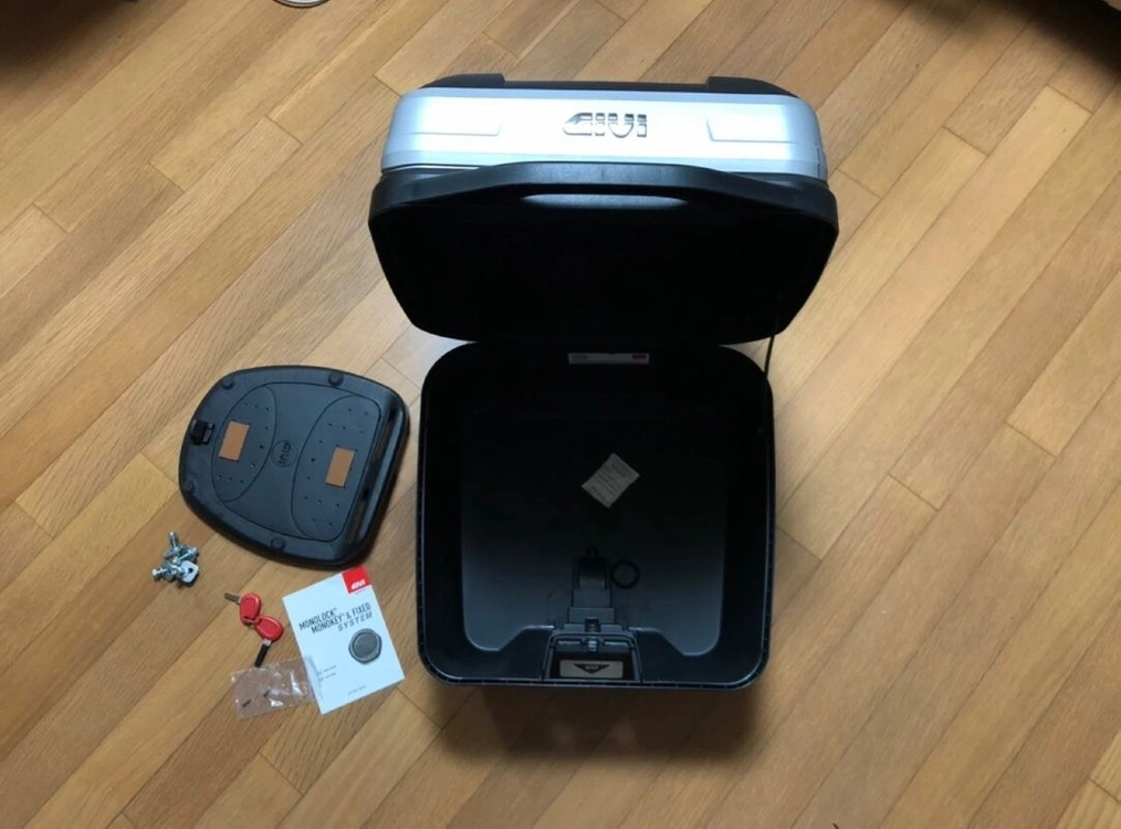 이태리 GiVi 리어 지비 기비 탑박스 풀구성 풀페이스 수납OK 이미지