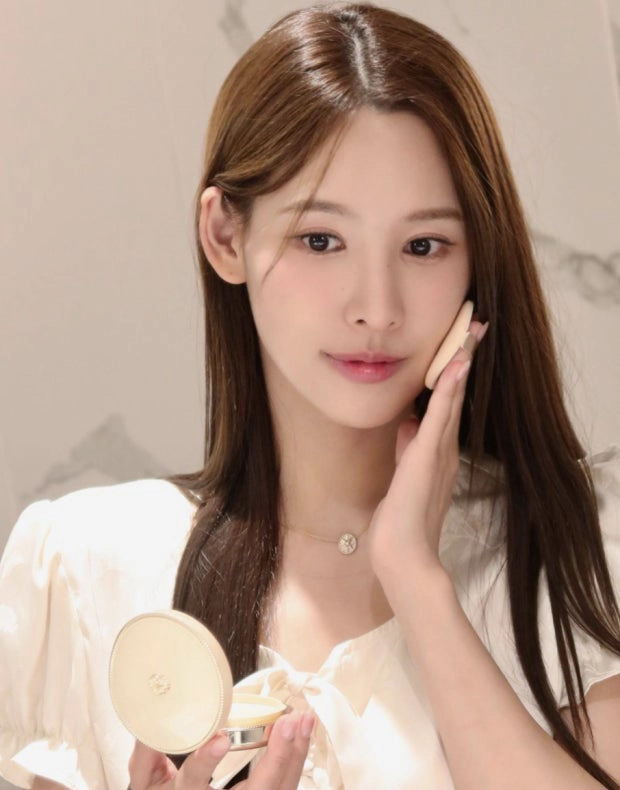 디올 로즈드방 옐로우골드 다이아 목걸이 이미지