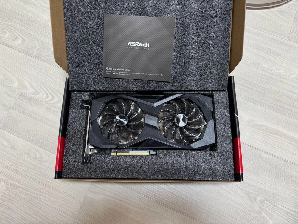 라데온 RX 7600 그래픽카드 이미지