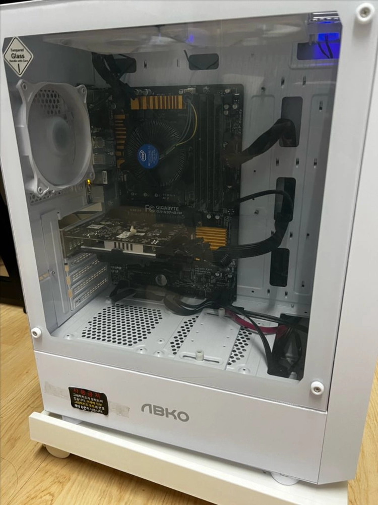 PC 풀세트 판매( 컴퓨터 + 24인치 스피커내장모니터 + 키보드 + 로지텍 마우스) 이미지