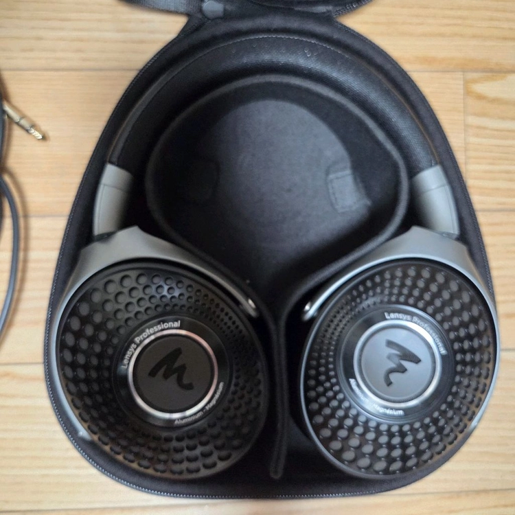 포칼 Focal Lensys 프로페셔널 헤드폰 상태 최상 이미지