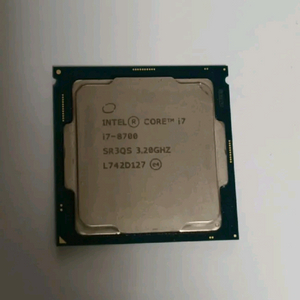 인텔 I7 8700 CPU 이미지