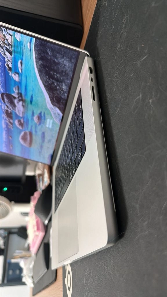 맥북 m1 pro 16인치 이미지
