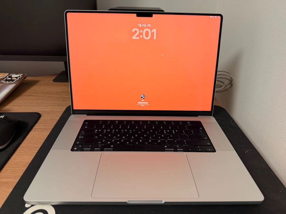 맥북 m1 pro 16인치 이미지