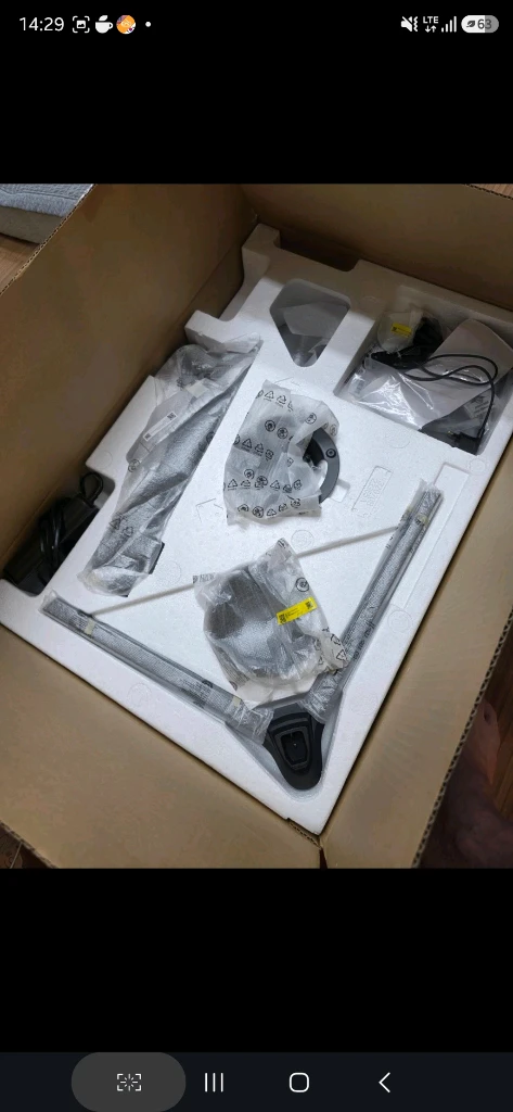 삼성 G7 32인치 4K모니터. 144hz, ips. 이미지