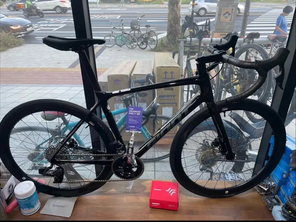 2022자이언트 tcr 어드밴스 디스크 1+ AR 완차 판매합니다. 이미지