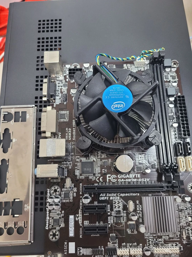 i5 4460 CPU 기가바이트 메인보드 램 세트 판매합니다 택포 30000 이미지