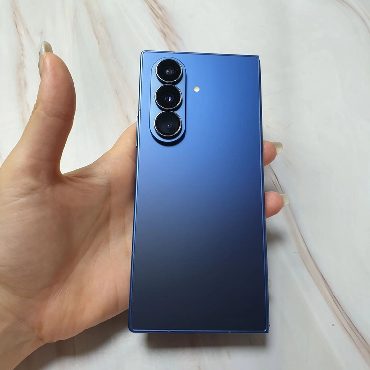 LG 갤럭시 Z폴드7 5G 블루 256G A급 저렴히 판매합니다 이미지