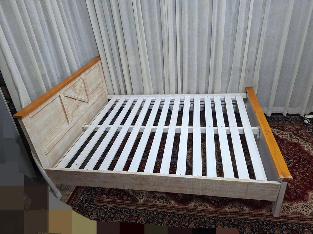 프로방스 풍 원목 침대 프레임 퀸 사이즈 (+매트리스 포함) 이미지