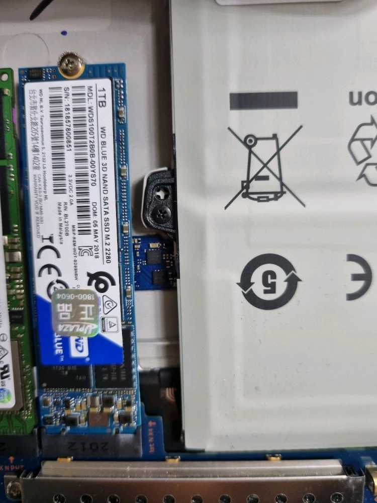 WD BLUE 3D NAND SATA SSD M.2 2280 1TB 이미지