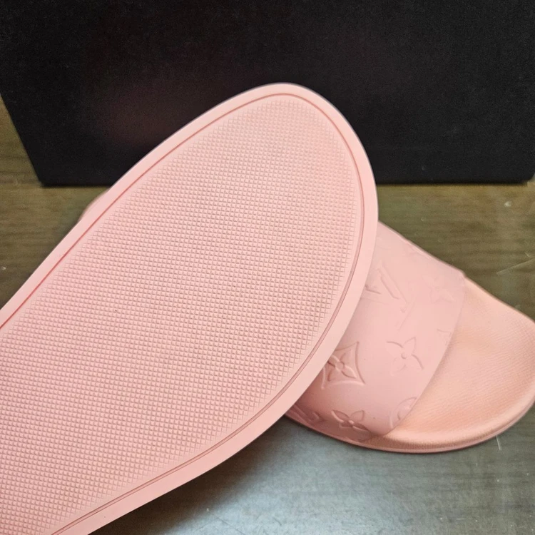 6(250) 루이비통 LV 모노그램 워터프론트 뮬 슬리퍼 이미지