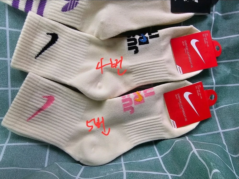 아디다스,나이키 여자 인기상품 10켤레 이미지