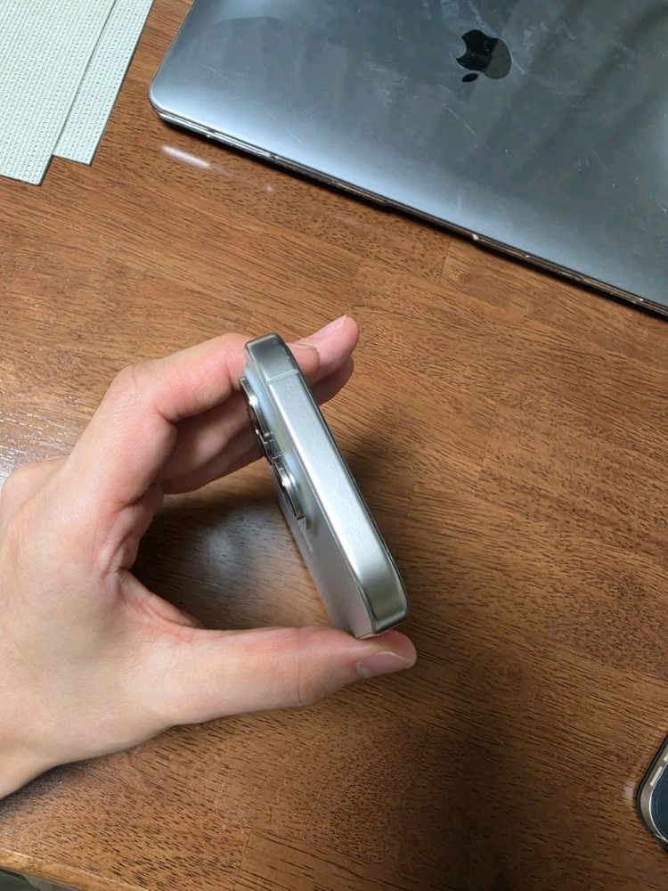 아이폰 15 프로 256GB 내추럴티타늄 풀박스 이미지
