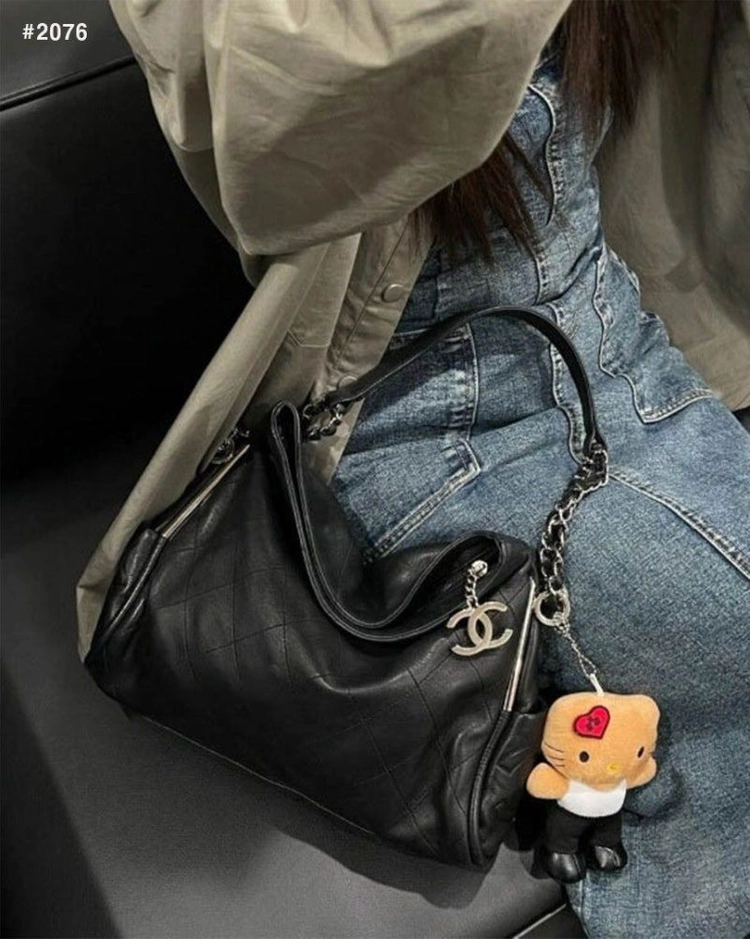 샤넬 얼티밋 CC 플랩 체인 램스킨 숄더 호보백 이미지