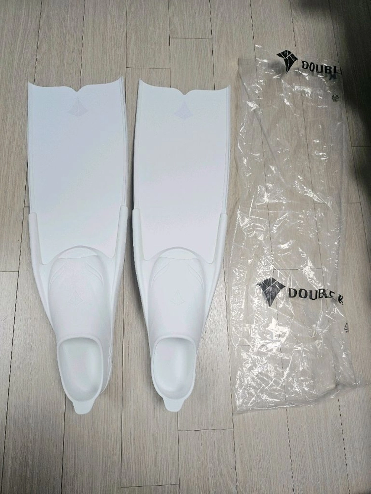 더블케이 프리다이빙 카본 숏핀 화이트 3호(풀장1회착용) 이미지