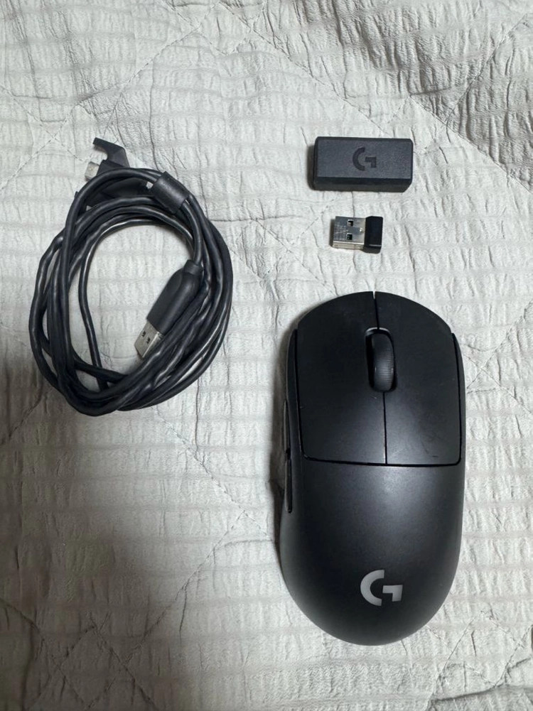 로지텍 G PRO 무선 게이밍 마우스 이미지