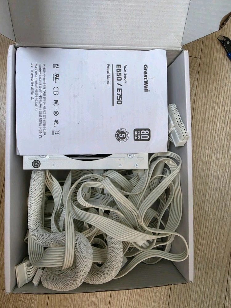 그레이트월 E750 750W 파워 750골드 커세어 OEM 이미지