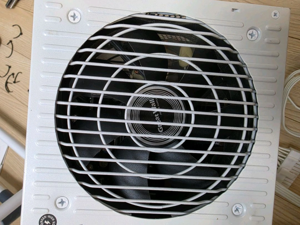 그레이트월 E750 750W 파워 750골드 커세어 OEM 이미지