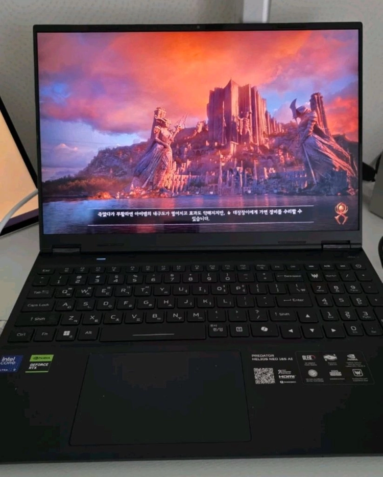 헬리오스 네오 16S 슬림 OLED RTX5070 게이밍노트북 팝니다 이미지