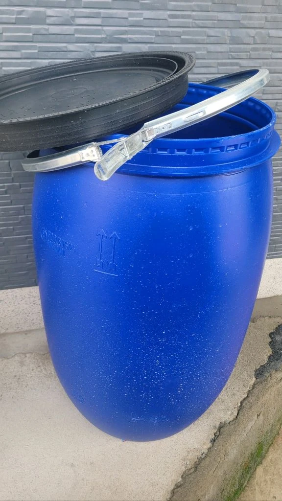 철 드럼통 공 드럼통 농업용 물통 플라스틱 드럼통 젓갈통 약품통 HDPE 드럼통 대형물통 이미지