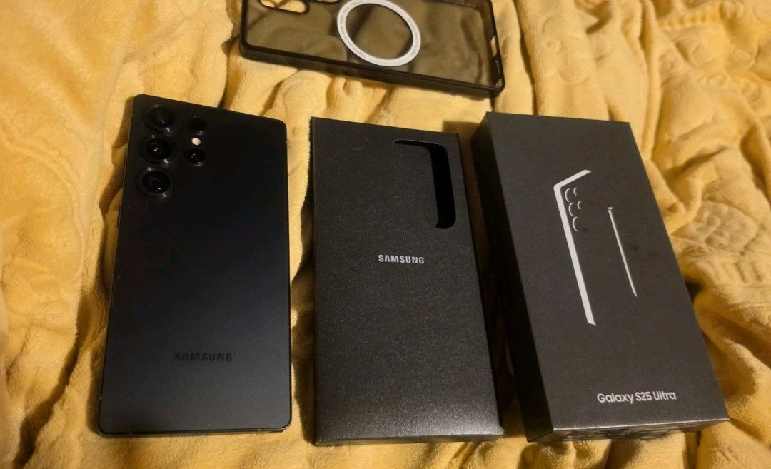 갤럭시 S25 울트라 1TB 16GB 자급제 팝니다. - 안심되는 중고거래
