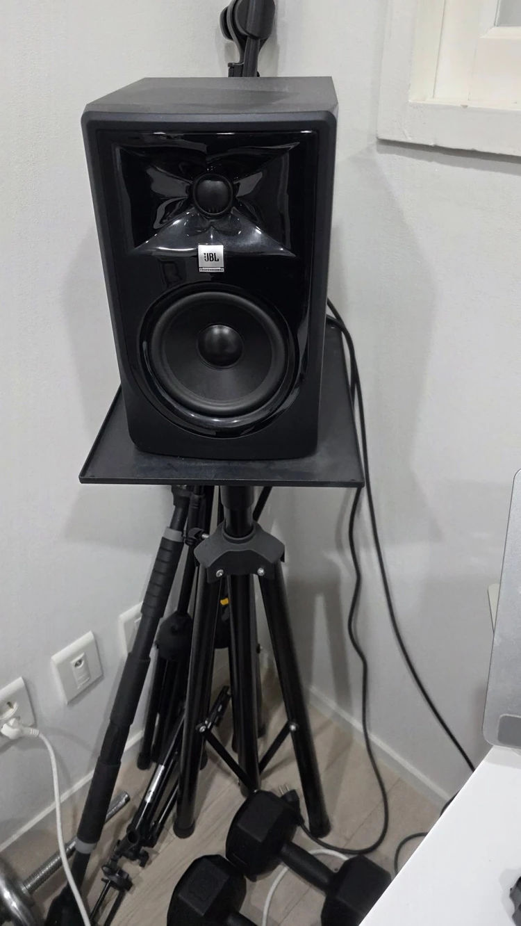 모니터 스피커 2통 (JBL 305P MKII) 이미지