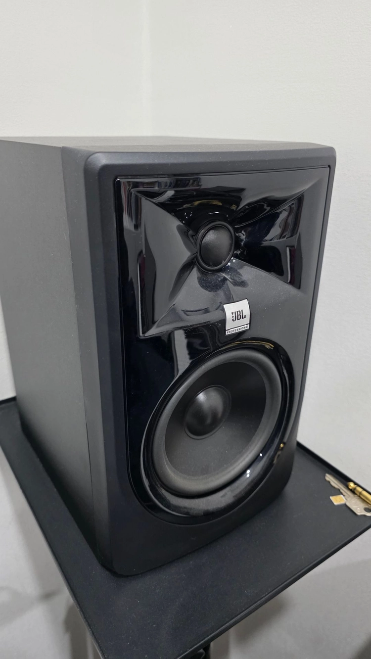 모니터 스피커 2통 (JBL 305P MKII) 이미지