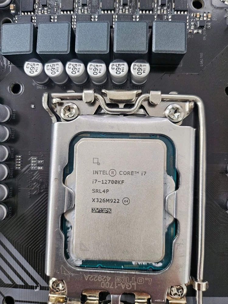 i7 12700kf + 기기바이트 b760m d4 이미지