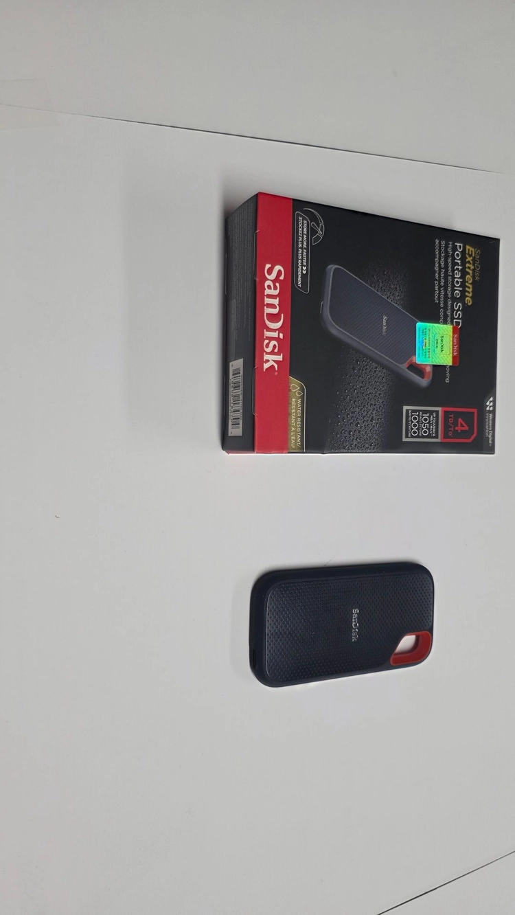 샌디스크 포터블 ssd 4TB 급처합니다~ 이미지