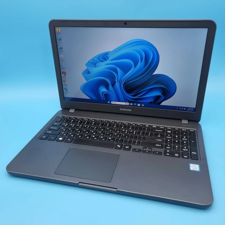 삼성 i7/i5 8TH RAM 16GB UHD 그래픽 이미지