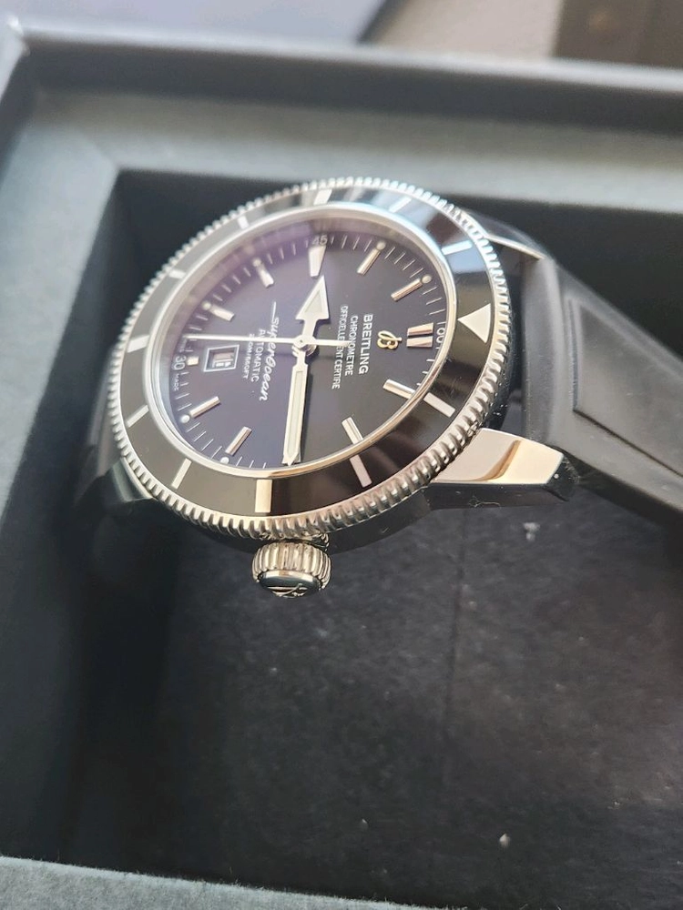 브라이틀링 슈퍼오션 헤리티지 블랙 46mm 오토매틱 이미지
