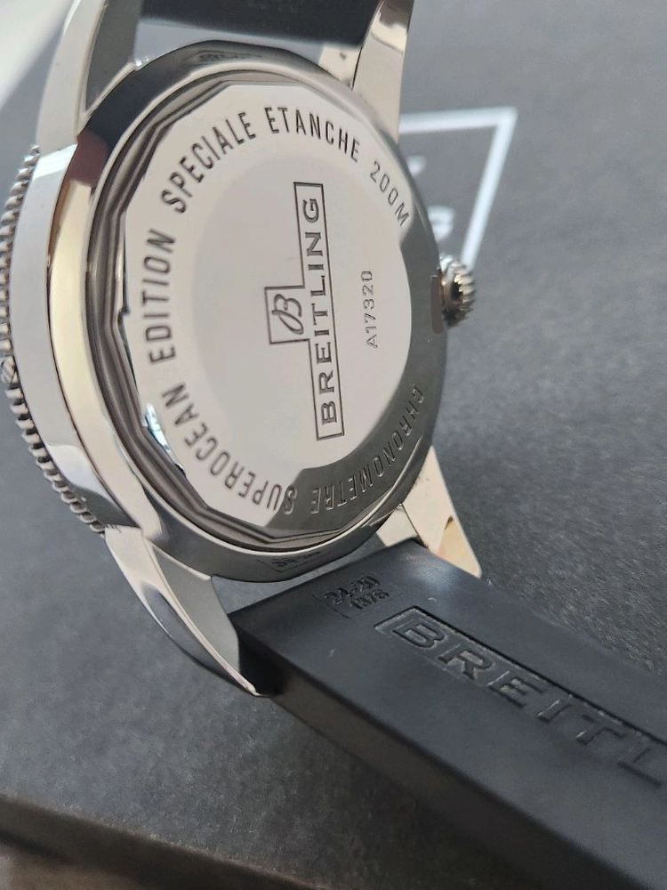 브라이틀링 슈퍼오션 헤리티지 블랙 46mm 오토매틱 이미지