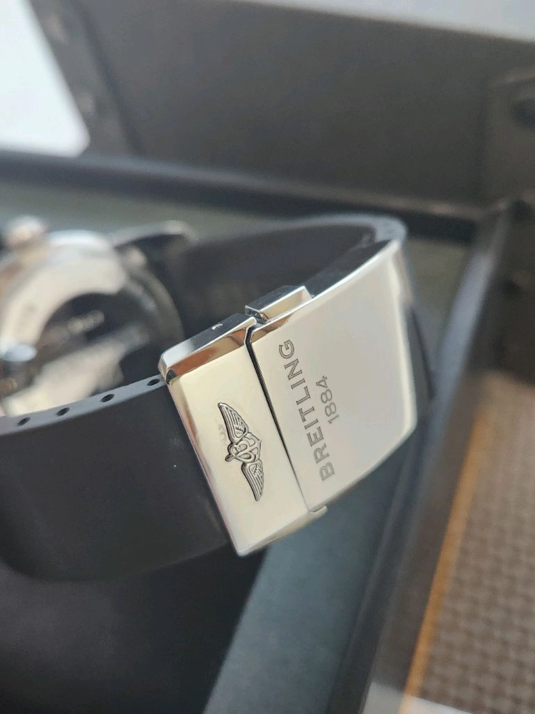 브라이틀링 슈퍼오션 헤리티지 블랙 46mm 오토매틱 이미지