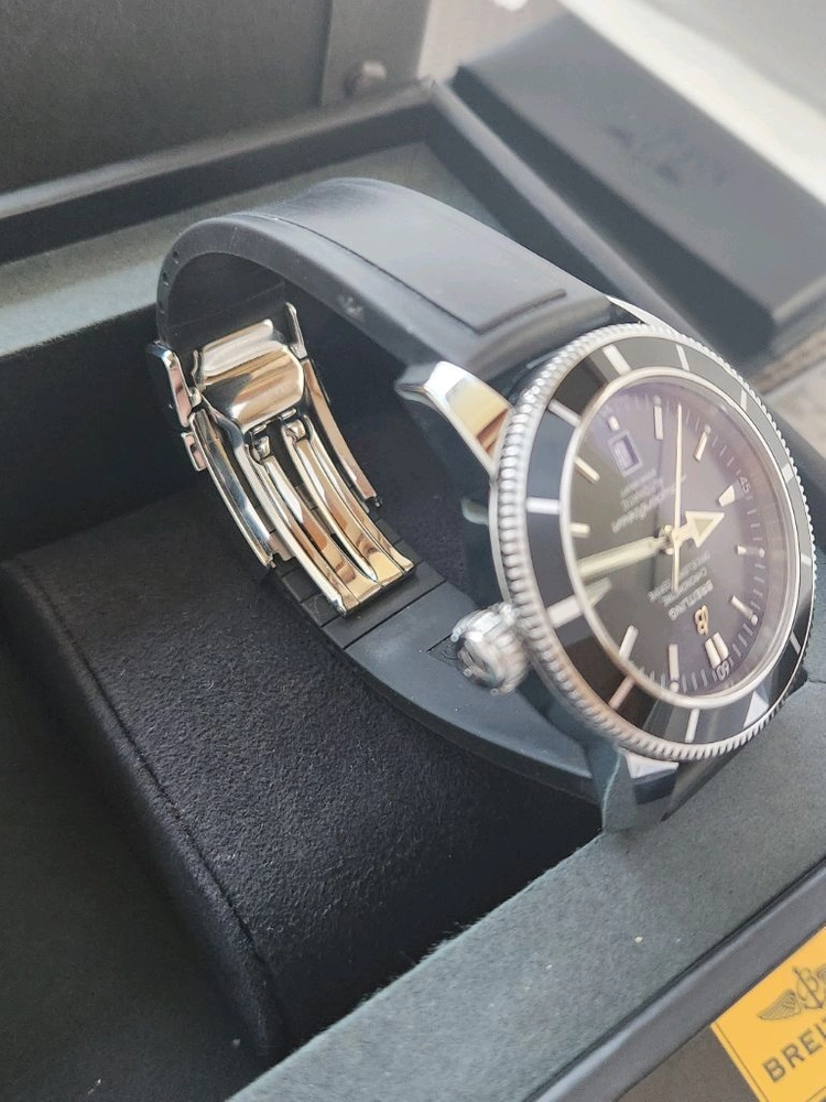 브라이틀링 슈퍼오션 헤리티지 블랙 46mm 오토매틱 이미지