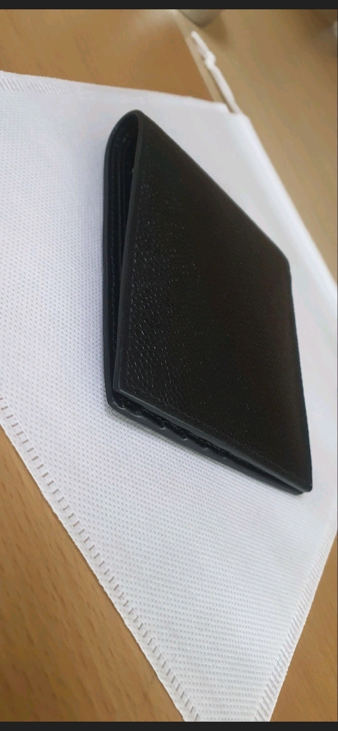 톰브라운 반지갑 새상품급 정품(감정O)구찌프라다루이비통디올고야드샤넬셀린느보테가생로랑발렌시아가버버리가방 이미지