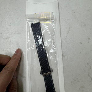 오메가 씨마스터 아쿠아테라 정품 러버밴드 블랙(38) 팝니다. 이미지