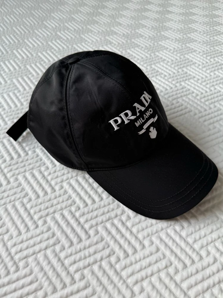 프라다 볼캡 이미지