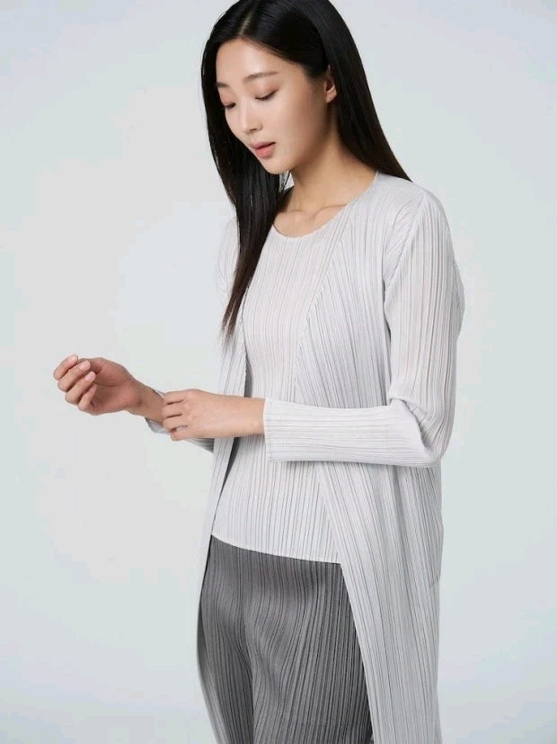 이세이미야케 플리츠플리즈 베이직가디건 라이트그레이 이미지